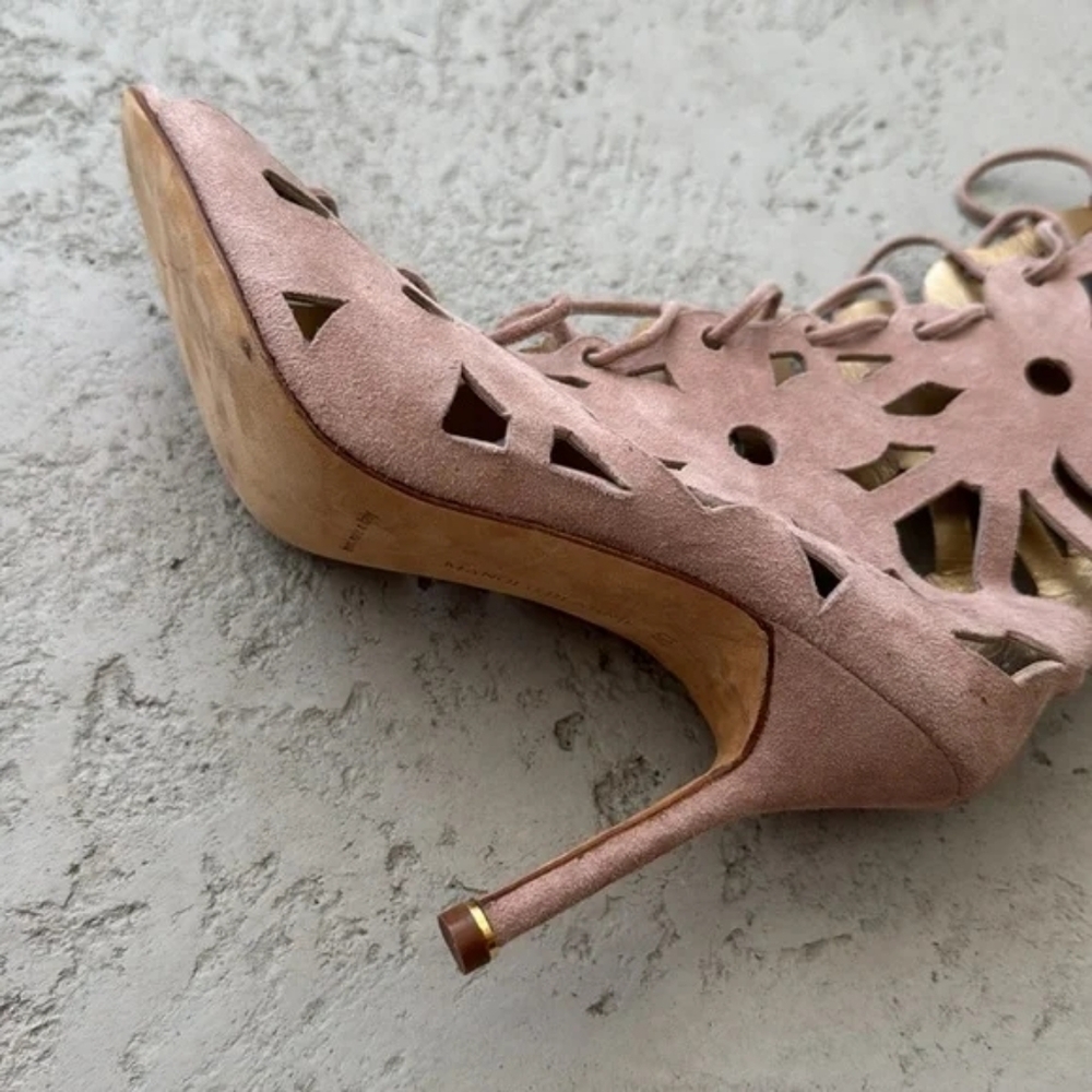 Manolo Blahnik RARE Laser-Cut Cutout Lace-Up Knee-High Heeled Boots- Tan 37 EUC - Picture 17 of 17